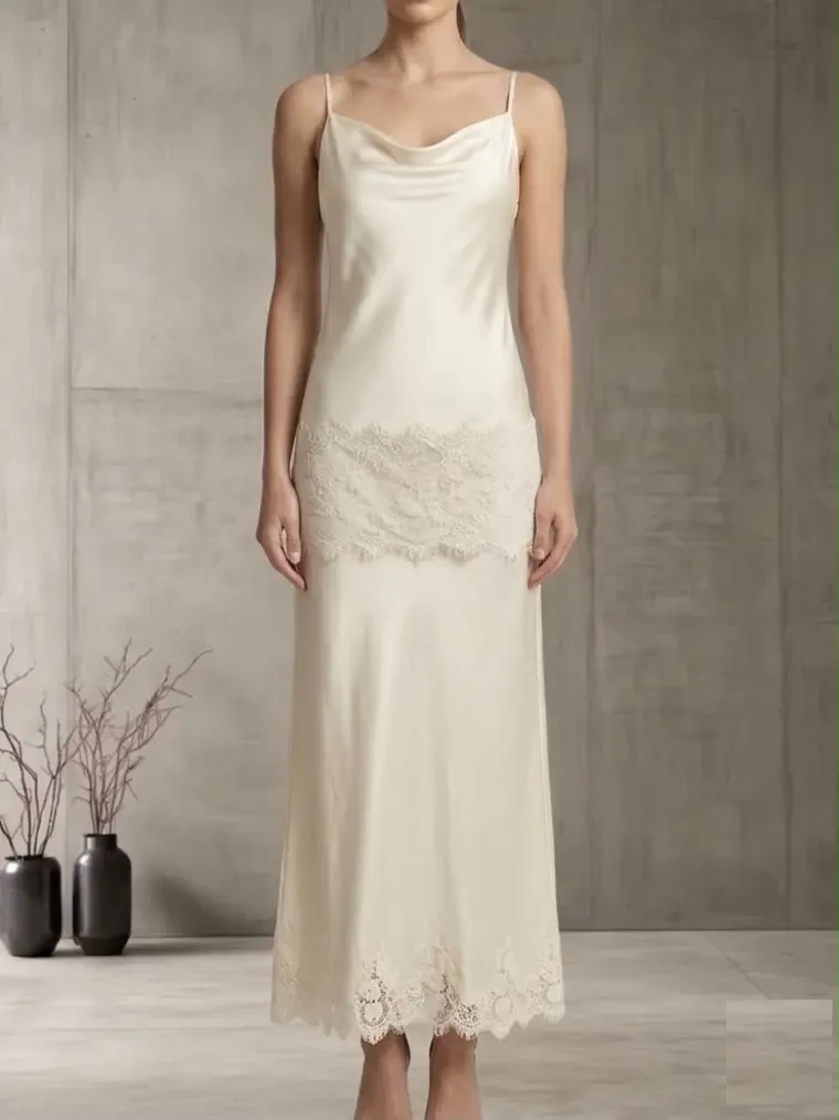 Vestido satinado con encaje