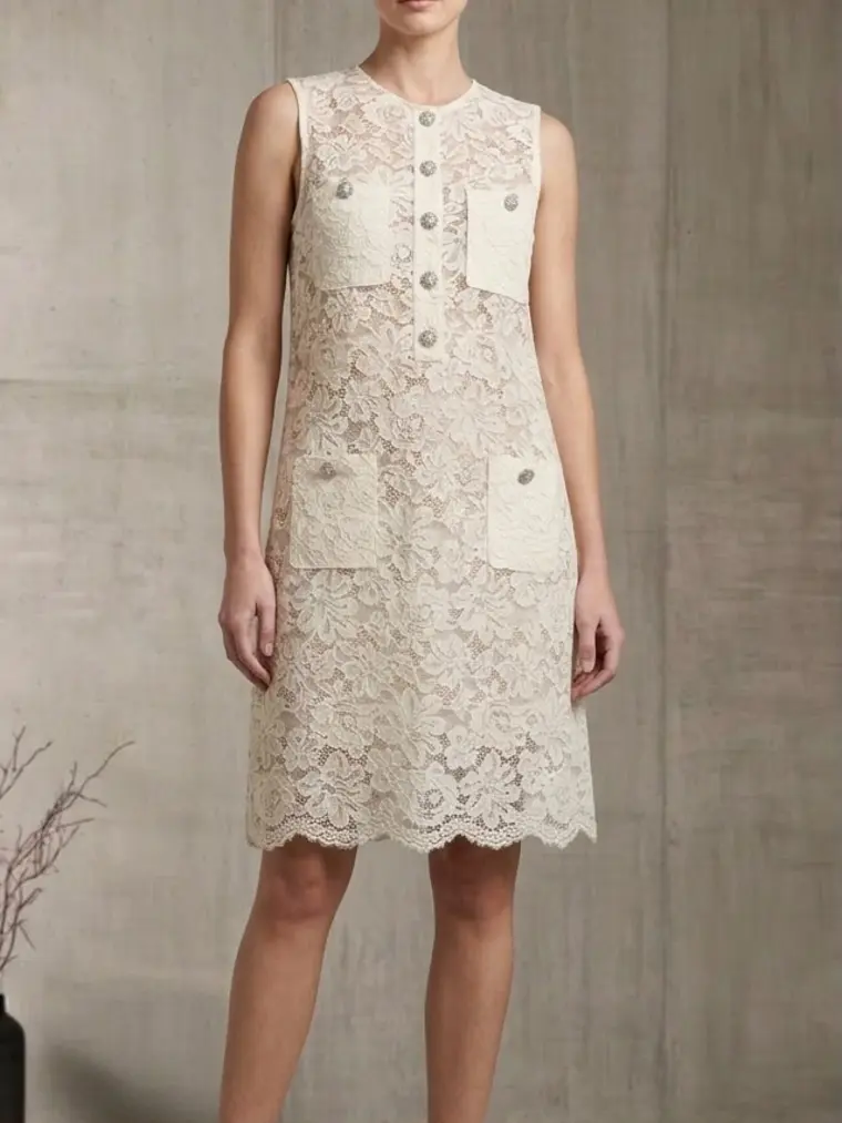 Vestido de encaje con bolsillos
